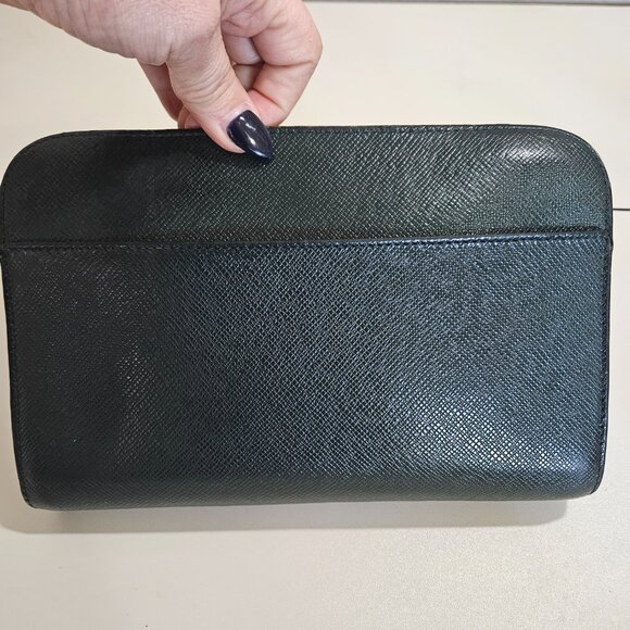 Louis Vitton Taiga Orsa Clutch/Wristlet - Green - Picture 1 of 8